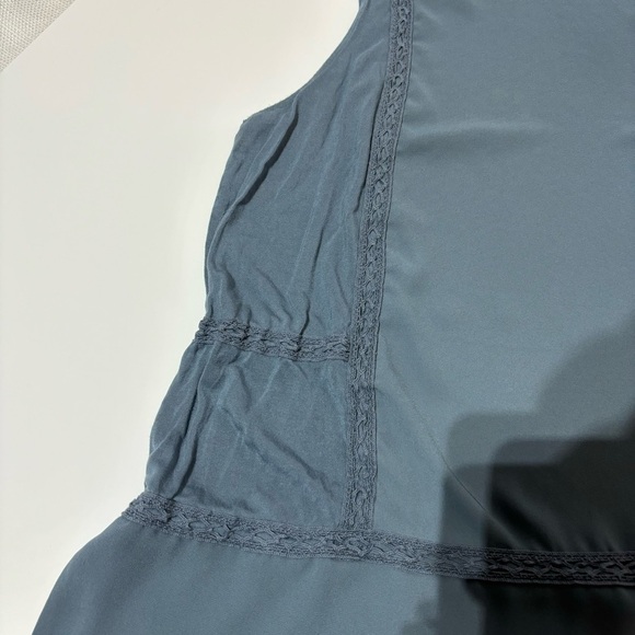 Loft Summer Sleeveless Detailed Top Size L - Picture 8 of 11